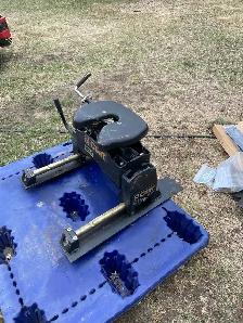 fifth wheel hitch - Photo 7