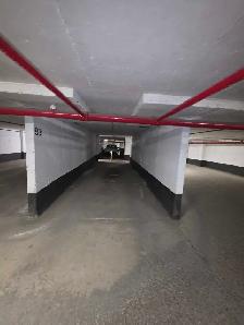 Rare find Reno 2 bed 1 bath 2parking with all utilities - Photo 2