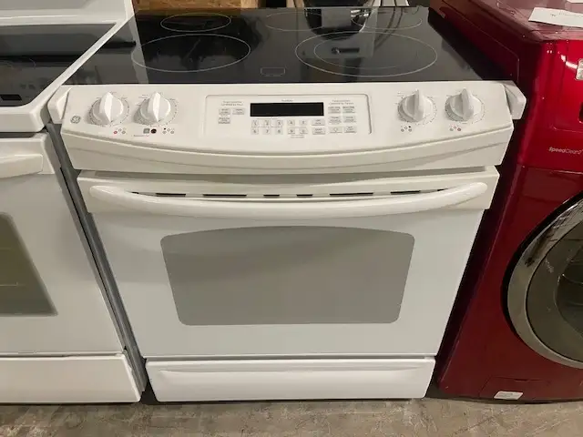 Cuisinière blanche encastrable vitrocéramique GE