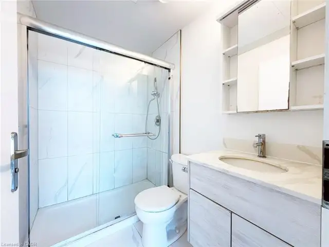 $1900 - 2 2 Condo in DTK Available for Lease | Move-In Ready - Photo 2