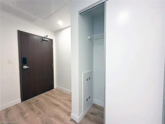 $1900 - 2 2 Condo in DTK Available for Lease | Move-In Ready - Photo 10