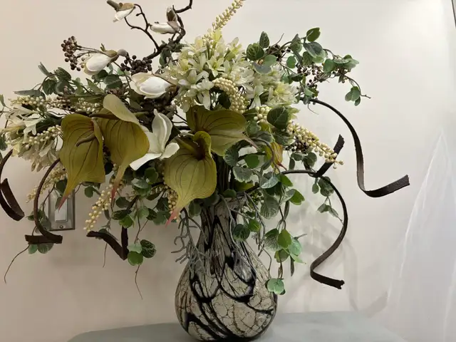 Large Chintz&Co Floral Arrangement - Photo 5