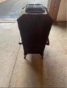 Antique Woodburning Stove - Photo 4