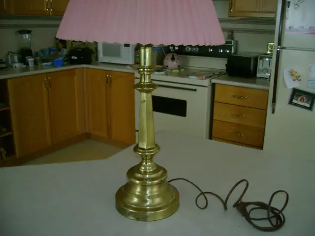 BRASS  TABLE LAMP - Photo 2