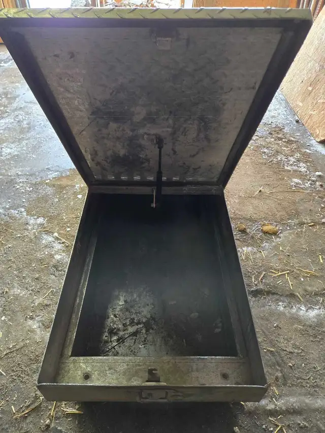 tool box - Photo 3