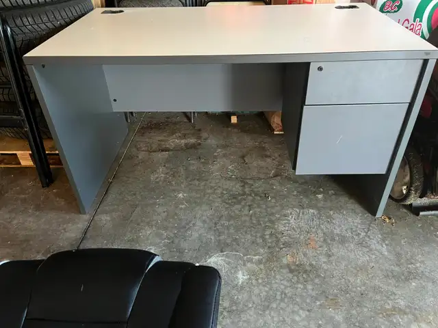 Computer/ Office Desk - Photo 2