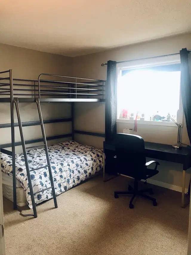 Room Rental - Photo 2