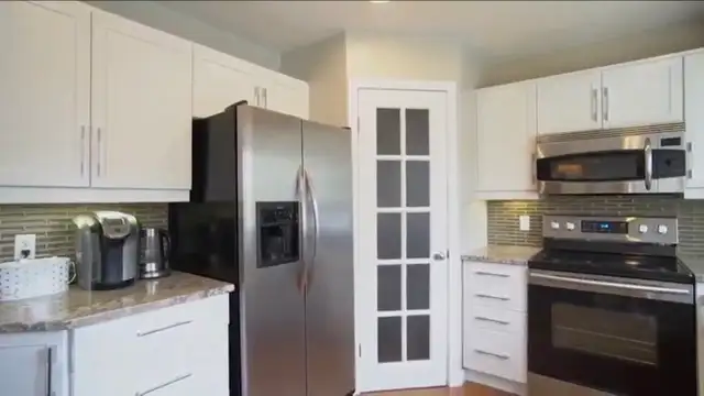 Room Rental - Photo 7