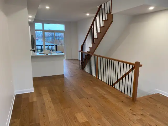 Beautiful, 2 bedroom (plus den), 2.5 bathroom, modern townhome - Photo 3