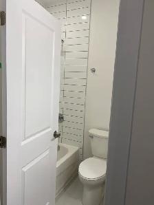 Beautiful, 2 bedroom (plus den), 2.5 bathroom, modern townhome - Photo 5