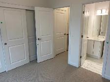 Beautiful, 2 bedroom (plus den), 2.5 bathroom, modern townhome - Photo 6
