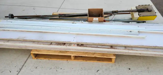 Garage Door - Photo 3