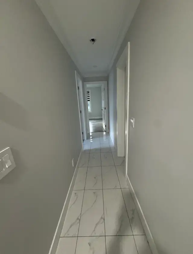 2 bedroom ground level basement - Photo 4