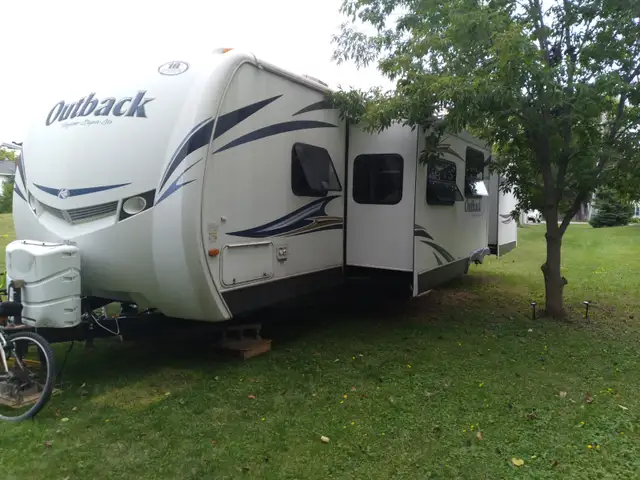36ft 2013 keystone outback camper trailer,Sale/Trade - Photo 4
