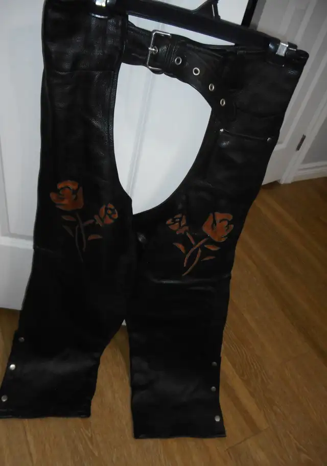 Woman's 2 piece' Select Leather' motorcycle suit Coat XL Chaps L - Photo 3