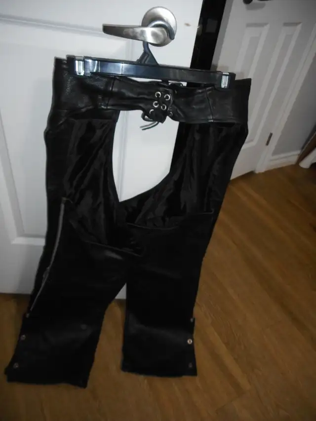 Woman's 2 piece' Select Leather' motorcycle suit Coat XL Chaps L - Photo 4