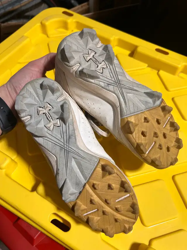 baseball cleats - Photo 2