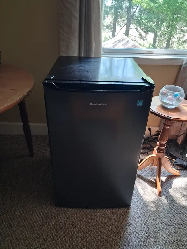 Hamilton Beach Mini fridge for sale in excellent condition $100