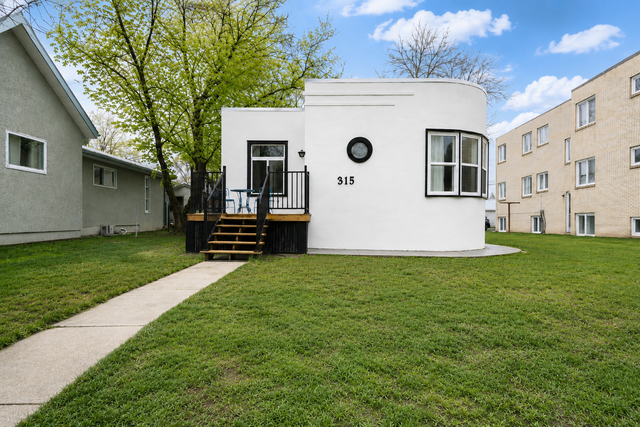 Beautiful Aberdeen ST SE Home