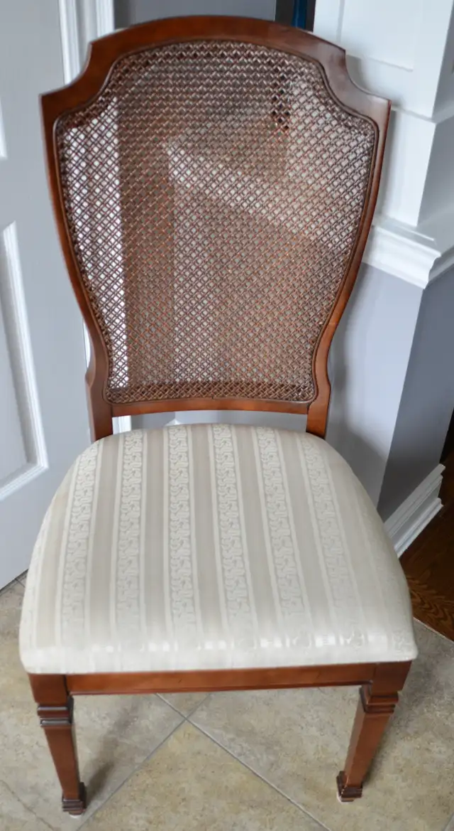 good as new Dining room set - Photo 2