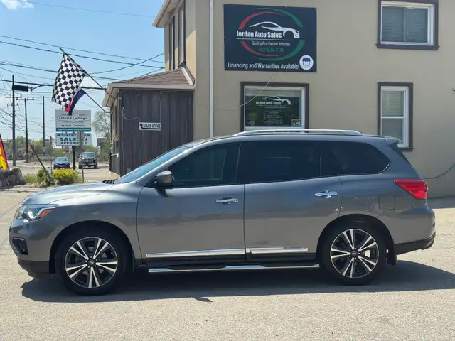 2018 Nissan Pathfinder PLATINUM 4WD - Photo 4