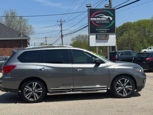 2018 Nissan Pathfinder PLATINUM 4WD - Photo 10