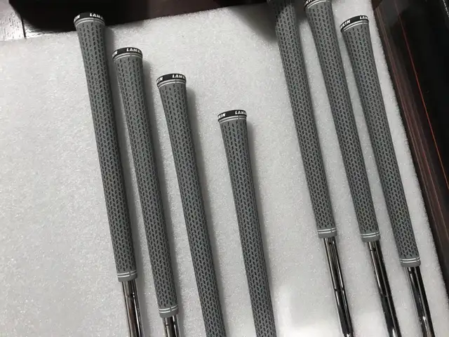 Mens RH Kirkland golf irons - Photo 3