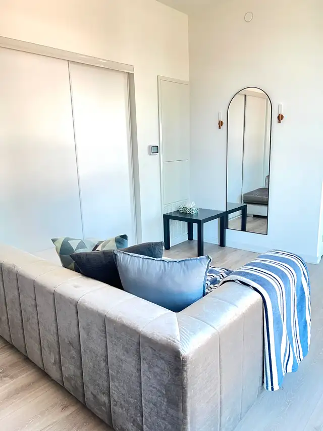 Modern 1 Bedroom Condo Near Yonge & Eglinton - Photo 2