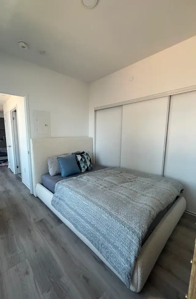 Modern 1 Bedroom Condo Near Yonge & Eglinton - Photo 6