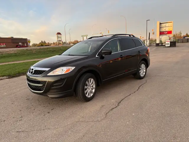 2010 Mazda CX9 GS, leather, 3 rows, one owner - Photo 5
