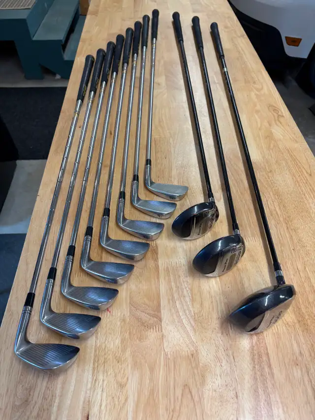 Set (11) of LH custom Golf Clubs