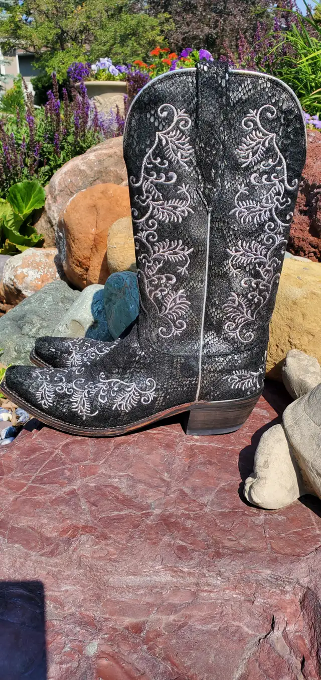 Black Ladies Cowgirl Boots From Genuine Snake Skin Size 7.5B - Photo 4
