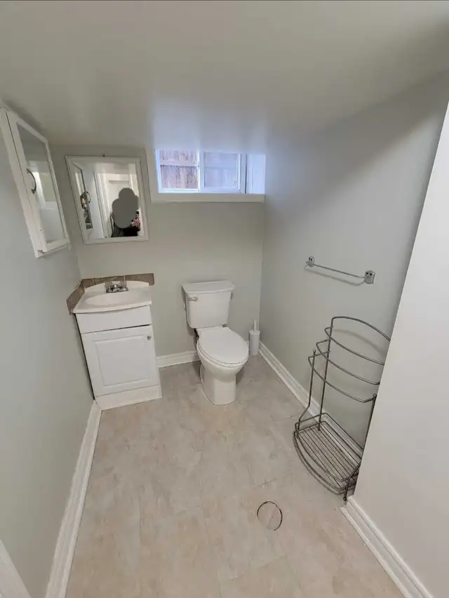 1 BEDROOM APT FOR ONE SEP ENTRANCE NEAR TRANSIT UTILITIES INCL - Photo 4