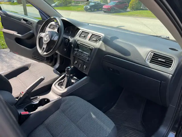 Volkswagen Jetta 2.5 l. 2012 - Photo 5