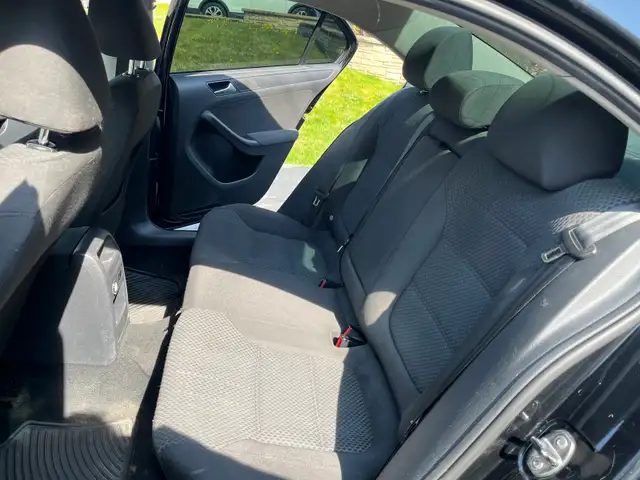 Volkswagen Jetta 2.5 l. 2012 - Photo 6