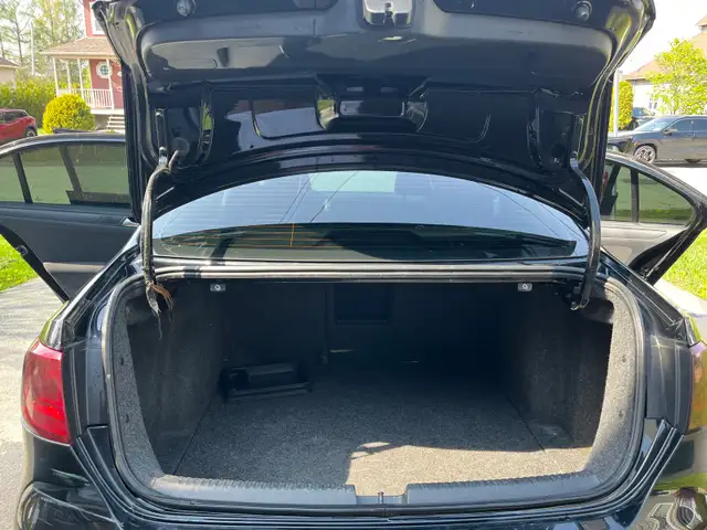 Volkswagen Jetta 2.5 l. 2012 - Photo 8
