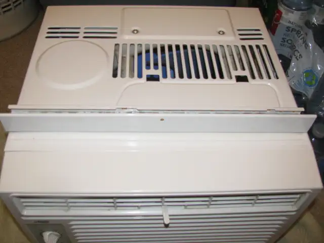 Window Air Conditioner - Photo 2
