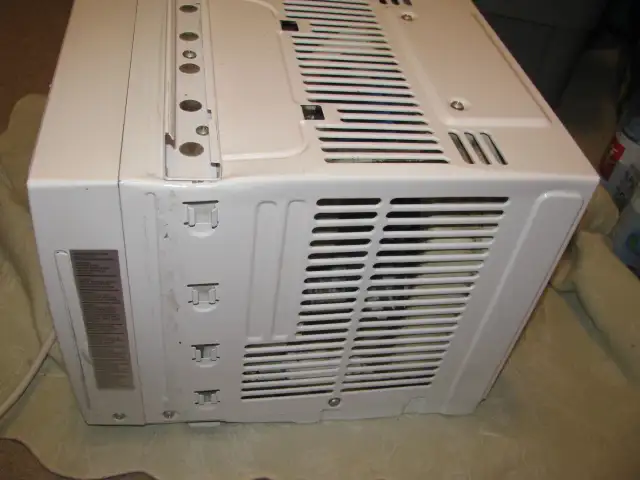 Window Air Conditioner - Photo 3