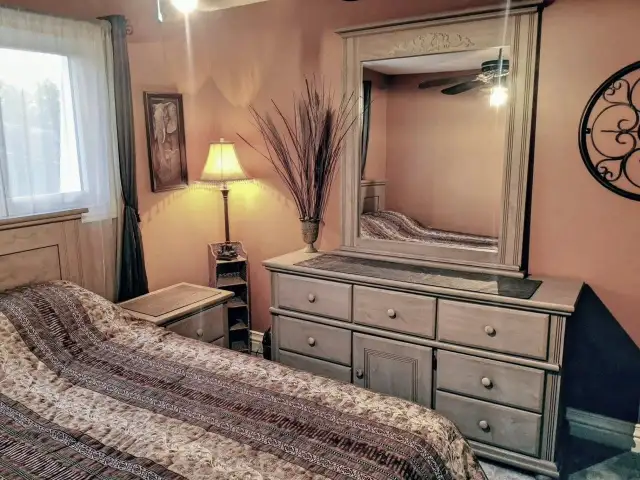 Room to rent in house to share in Gatineau (Aylmer)