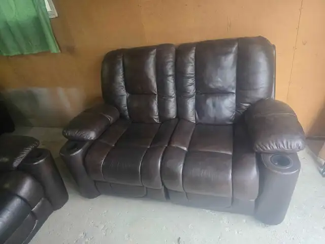 Brown leather recliner sofa & loveseat. Free delivery & disposal - Photo 2