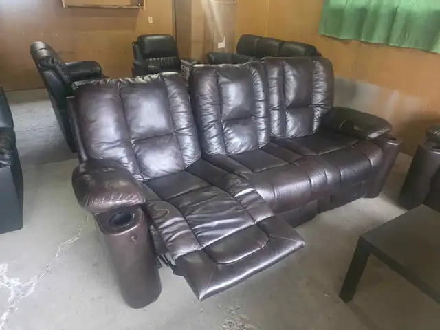 Brown leather recliner sofa & loveseat. Free delivery & disposal - Photo 3