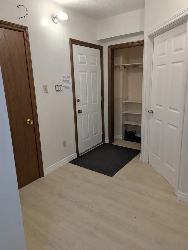 Thornhill Room Rental - Photo 7