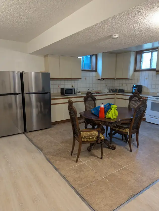 Thornhill Room Rental - Photo 13