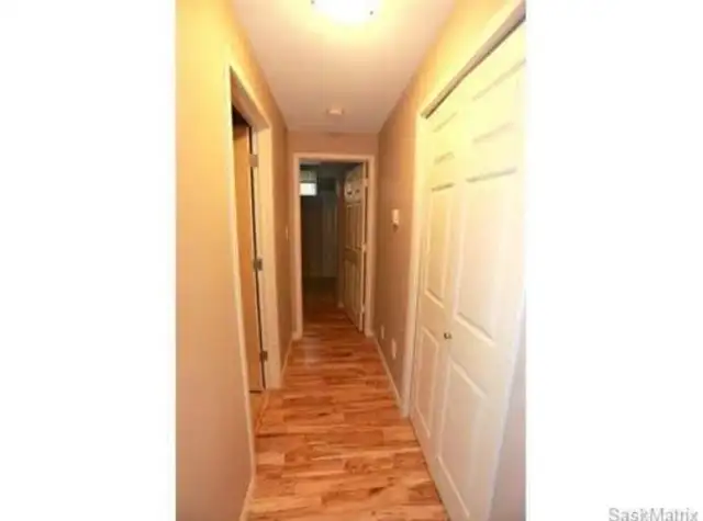 1 Bedroom 1 bathroom Basement Suite - Photo 3