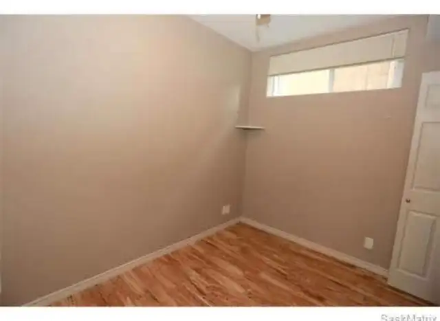 1 Bedroom 1 bathroom Basement Suite - Photo 6