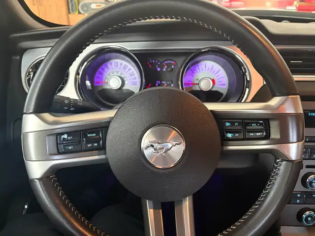 2010 Ford Mustang GT Coupe – Manual – 132,000 km – Mint – Accide - Photo 4