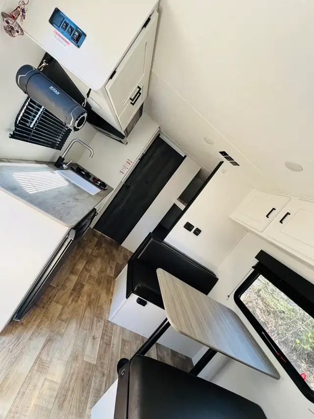 2021 Keystone Hideout 21’5" - Photo 3