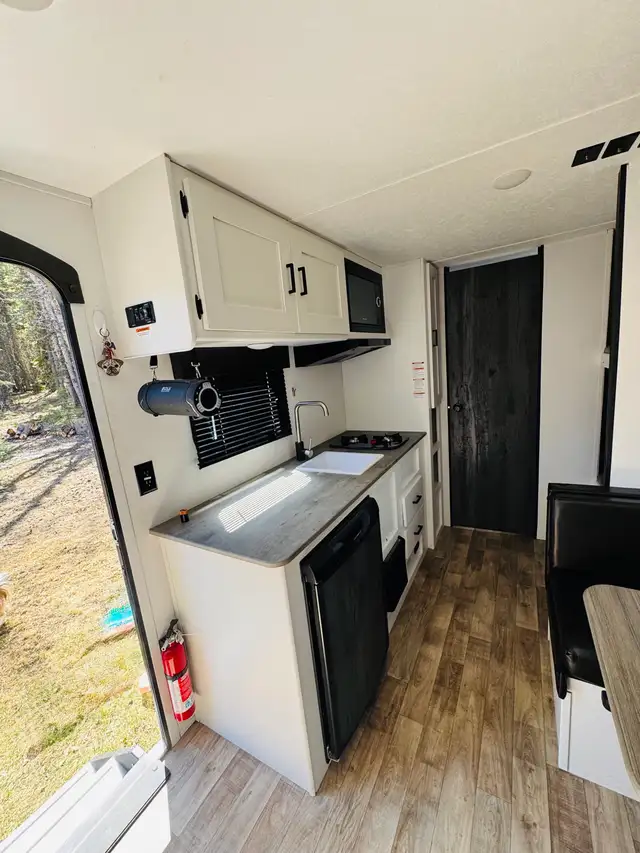 2021 Keystone Hideout 21’5" - Photo 4
