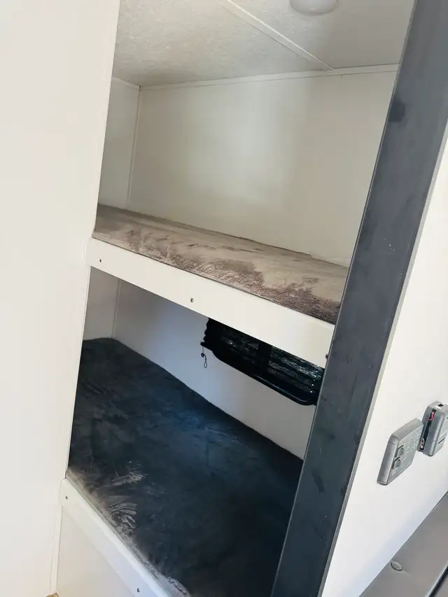2021 Keystone Hideout 21’5" - Photo 7