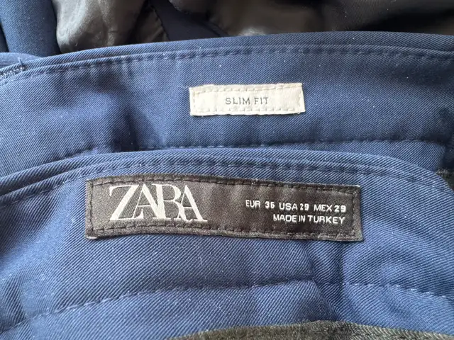 Young men’s suit blazer pants blue slim fit suit size 38 - Photo 4